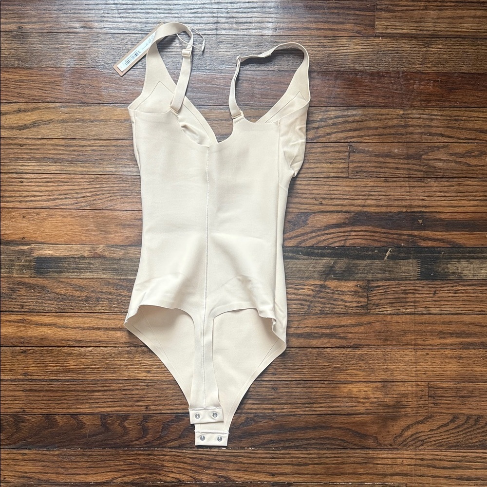 SKIMS Sculpting Shapewear Bodysuit Nude – Size S NWT - Picture 6 of 8